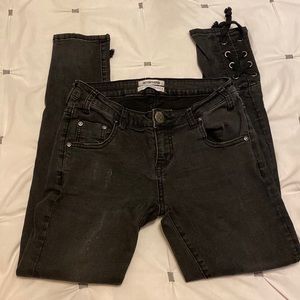 One Teaspoon Black Cropped Jean. Size 25.